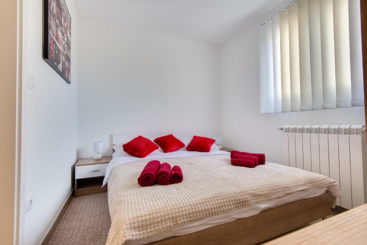 Apartman Tarnik'S Daire Viskovo Dış mekan fotoğraf